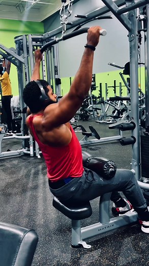 Lat Pulldown Technique for Back Day Workout