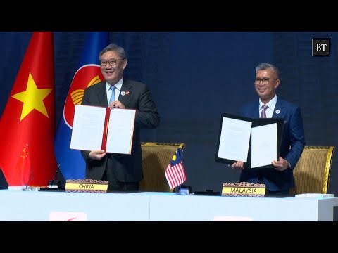 China and ASEAN sign upgraded free trade pact