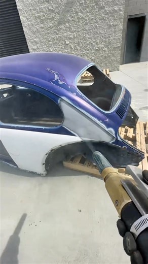 Stripping this Volkswagen bug naked😳 #mediablasting #oddlysatisfying #oddlysatisfyingvideo #satisfying #satisfyingvideo #fyp #foryoupage #foryou #fyp #fypシ #work #cars #carsoftiktok #classiccars #customcars #fab #customshop #fabrication #bodypaint #volkswagen #vw #vwbug | ProBlast