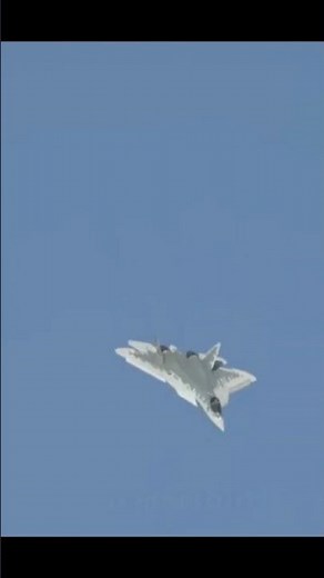 Su-57 Felon - Show Off Supermaneuverability at Dubai Airshow 2025