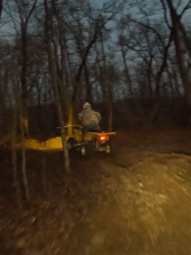 Evening Rush! Witness these Honda 250EX and 400EX riders navigating the turns with speed and control! #fullthrottleatvaction #gopro #sendit #fun #atv #honda #400ex #recon #offroad #dirtbike #motorcycle #riding #stunt #skills #quads #ATVriding #Offroad #TrailRiding #MountainAdventure #PineForest #ATVlife #Outdoors #AdventureVlog #4x4 #Explore #ozarks #ozarkmountains #ozarknationalforest