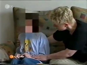 Berlin "Ein kleines Mädchen berichtet detailliert über Kindesmord un Kannibalismus. Täter (❗️Mehrzahl❗️) und Tatorte sind der Polizei bekannt, Einzelheiten sollen nicht veröffentlicht werden" Was wurde hier vertuscht? Werden hier hohe elitäre Kreise in Schutz genommen? https://www.bz-berlin.de/artikel-archiv/nach-schock-report-im-zdf #deepstaate #pizzagate | Anonymous Österreich