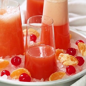 111K views · 94 reactions | Mimosa punch is so easy to make and perfect for any brunch or holiday occasion! Champagne, pineapple, orange and grenadine come together for a really tasty drink! Full Recipe: https://thesaltymarshmallow.com/holiday-mimosa-punch/ | The Salty Marshmallow | Facebook
