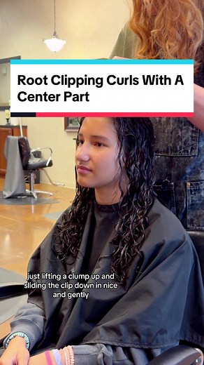 Curly hair tutorial. How I root clip curls when there is a center part. #rootclipping #curlstylingroutine #curlystyling #ohiohairstylist #hairstylistsoftiktok #curltutorial