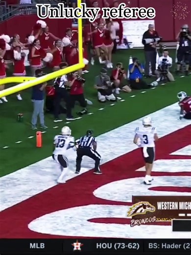 I bet you’ve never seen such a “crazy referee “#nfl #usaus #referee #neversee