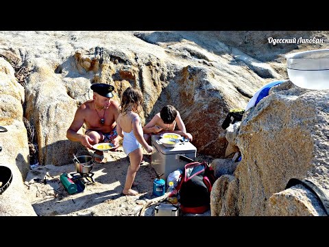 Обед на берегу лучшего пляжа Греции у подножья Афона