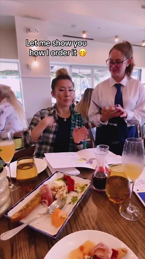 How to Order in Sign Language: Step-by-Step Guide