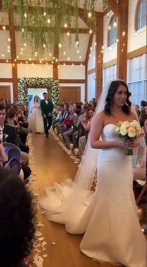 “The Groom Saw Two Brides at the Altar… What Happened Next Shocked Everyone!”#wedding #viralwedding