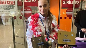 Kick boksçu Elif, dünya şampiyonluğunu iki ay önce kaybettiği babasına hediye etti