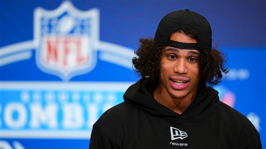 Tyson puts up 26 reps on bench press at combine