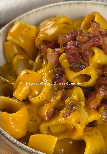 Pasta con Crema di Zucca e Guanciale in Friggitrice ad Aria