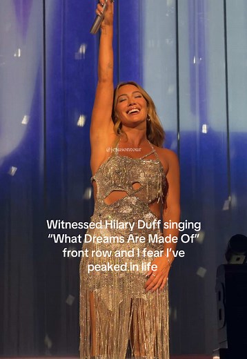 Yeah… I don’t think it gets better than this 😭 #HilaryDuff #WhatDreamsAreMadeOf #HilaryDuffTour #lizziemcguire Hilary duff London concert