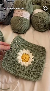 Which Granny Square Design Wins? 👀