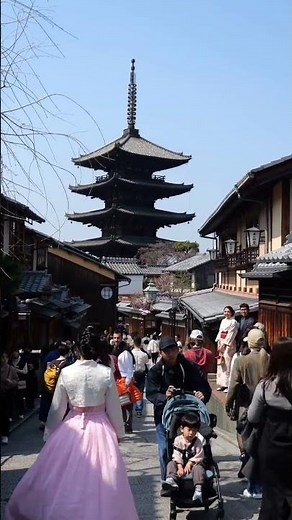 Japan History / In feudal Japan, the art of ninjutsu was born, with ...