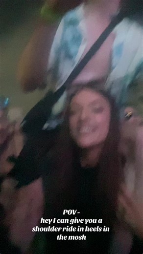 Shoulder Ride Fun at the Beach - Challenge Moments