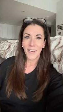 My 83-year-old mother 💙 People outside of the US are also responding on my TT and IG 😂👏🏼 #fdt