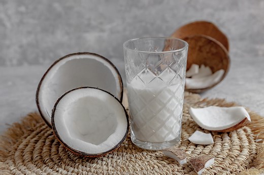 Dietitians Share Whether Coconut Milk Is Better for You Than Cow’s Milk
