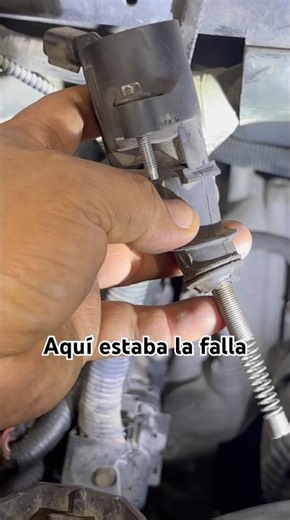 Boot del coil dañado causando misfire #automobile #mechanic #ford #tips #shorts