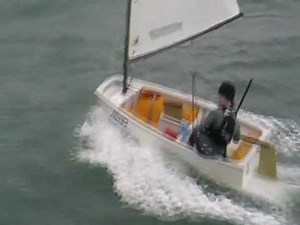Oppie Sailing 30knots