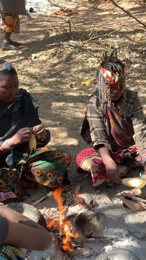 How to eat tuber roots after cock it! #indiansafari #meatmarket #africa #meatworld #meatingplace