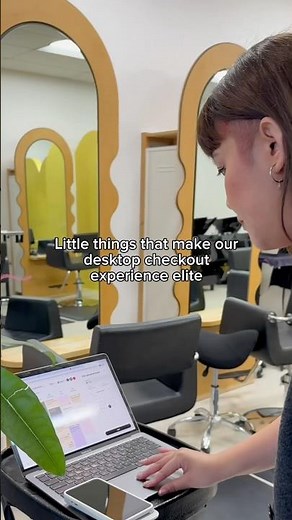 Checkout clients w/ GlossGenius’ Desktop Checkout & Pro Reader device #salon #spa #beautybusiness