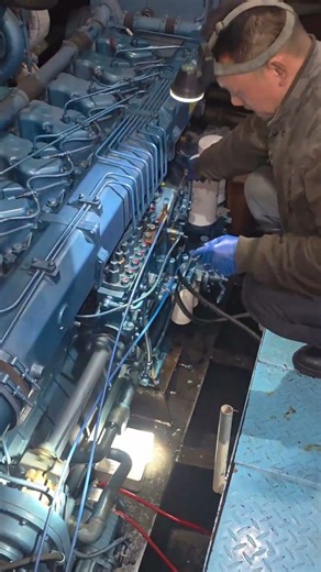 The Ultimate 2026 Boat Engine Service: Oil Change & Beyond