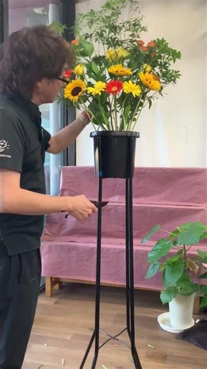【Standing floral arrangement for a grand opening】オープン祝いのスタンド花