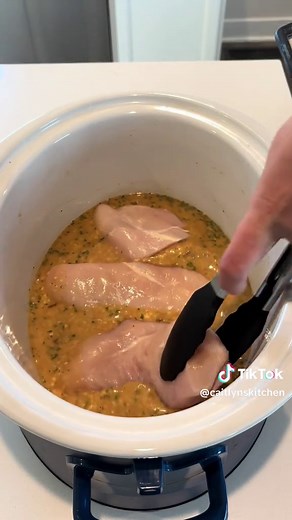 Crockpot Chicken & Gravy Recipe for Comforting Dinners