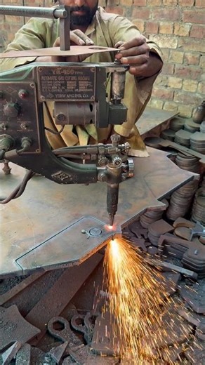 Tractor Parts Cutting With Plasma Cutter #powertools #plasmafibroblast #gascutter