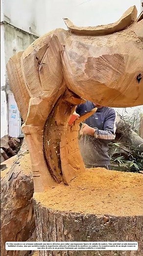 Esculpiendo con precisión: Cómo un artesano crea una majestuosa cabalgadura de madera