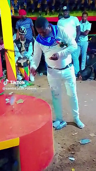 Vidéos de Samba Jean Roberne (@samba.jean.robern) avec son original - Samba Jean Roberne