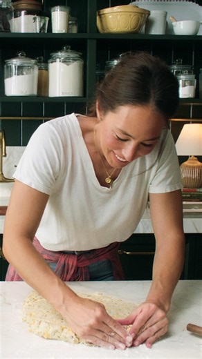 Magnolia Network on Instagram: "Jo’s sharing a true guest favorite from Silos Baking Co.--the Prize Pig! A savory biscuit loaded with cheese, bacon, and chives! Tune in for a new episode of #MagnoliaTable: At the Farm today at 11a|10c on @magnolianetwork and @foodnetwork!"