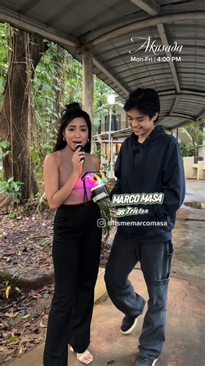 Akala ni Marco interview lang… ‘yun pala may kantahan! 😳🎶 Caught off guard sa Pass the Mic Challenge with Jeniffer Maravilla 😂 #Akusada #MarcoMasa #JenifferMaravilla | GMA Network