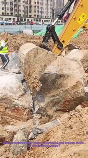 Rock Splitting: How Hydraulic Breakers Crack Boulders!
