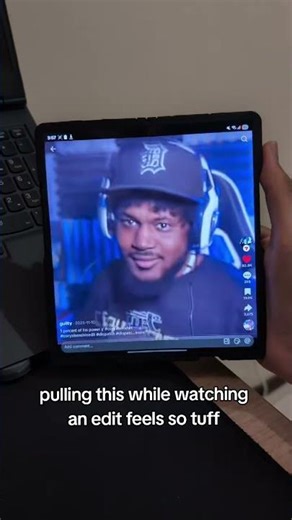 The Fold7 has the perfect aspect ratio for watching edits #samsung #zfold7 #foldable #coryxkenshin