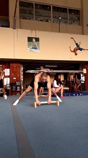 214K views · 10K reactions | #sigma #fbreels #planche #workout #street #calisthenics #fyb #woman #foryou #reels #reelsfyp #fy #motivation #sports #fyb #moviereview | Calisthenics & Street Workout | Facebook