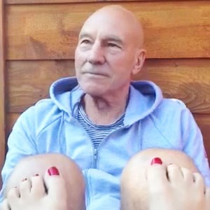 Patrick Stewart Teaches Us How to Perfect the Quadruple Take—Watch and Take Notes!