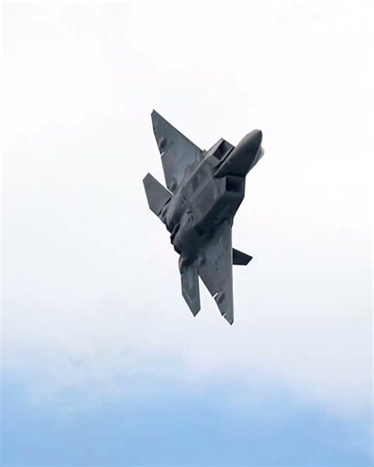 Most Powerful F-22 Raptor Stealth Fighter in Action! 🔥