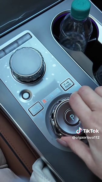 Распаковка Genesis GV80: Звуки роскошных машин