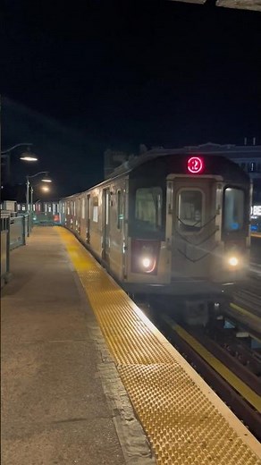 IRT White Plains Line | R142 (2) arriving Simpson Street