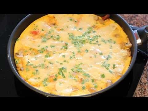 Omlet po włosku czyli frittata z boczkiem i warzywami.