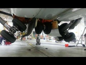 MD11 Center and Main gear Swing
