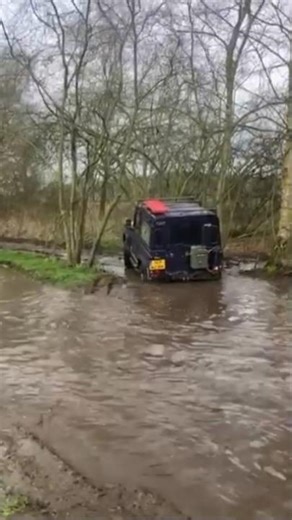Defender 90 makes it through the mudhole#landrover #defender #mudding #offroading #offroad