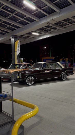 1974 Mercedes W114 Classic Car Overview