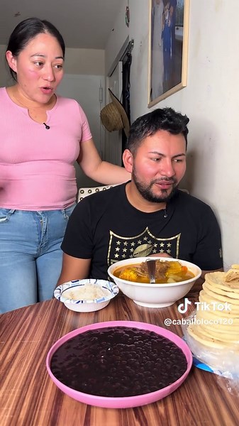 #parati #viral está haciendo con esos frijoles mi amor | frijoles refritos