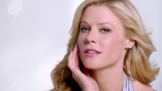 Neutrogena Rapid Wrinkle Repair TV Spot, 'High Hopes' Feat. Julie Bowen