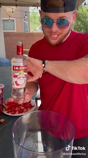 Freaky Friday Jungle Juice!🍓🥤 #fyp #drinktok #bartender #drinks #cocktails #drink #rum #vodka #gin #coconut #strawberry #watermelon #juice #delicious