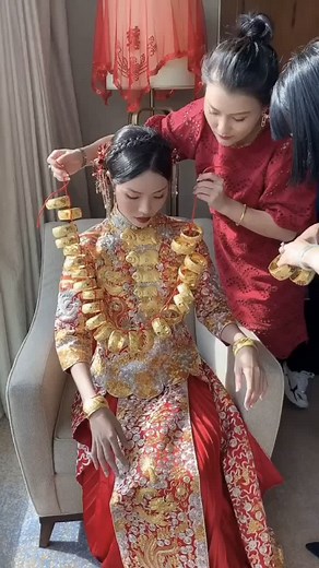 Understanding Chinese Wedding Traditions with Gold