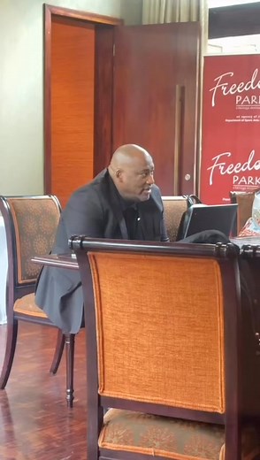 59K views · 1.6K reactions | [WATCH TILL THE END.] THE BEHIND THE SCENES VEIW OF PRES FIGHTING AT THE TABLE THAT THE MEDIA WILL NEVER SHOW YOU. NEVER HAS THIS HAPPENED AT THE TABLES OF POWER BEFORE. NEVER!!! THATS WHY: #WECHOOSEGAYTON | Oom Biza Van Die Kaap | Facebook