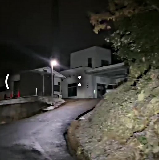 珍しい煙突がある火葬場の探検